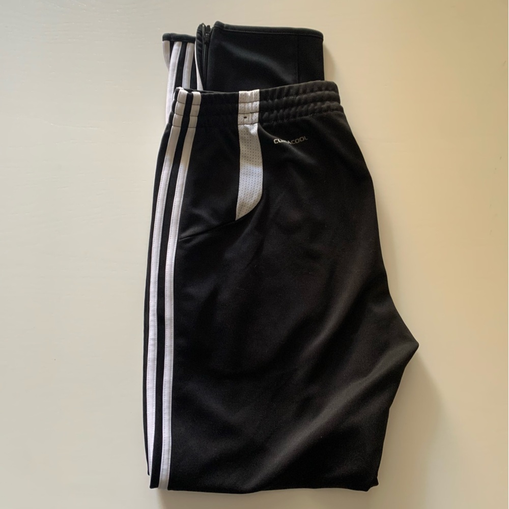 Adidas | Climacool black fitted pants | Zipped pockets and zips at ankles